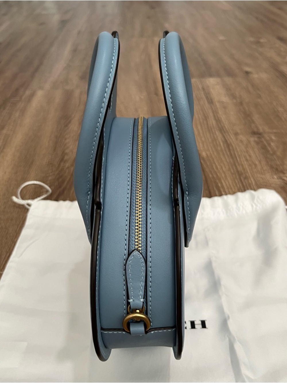 Coach Unicorn Bag
In Regenerative Leather - Picture 4 of 9
